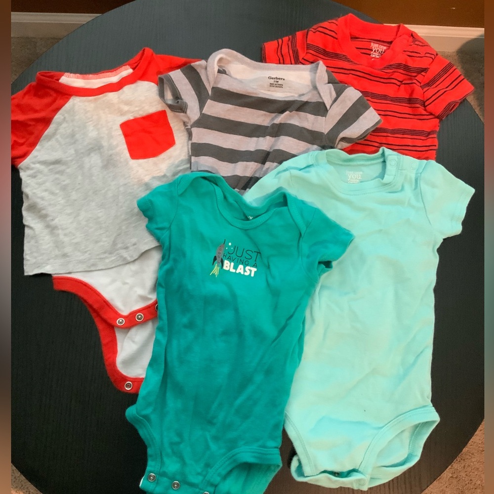 5 shirt onesie bundle